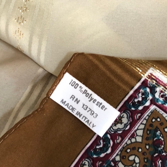 DONATED Vintage Brown, burgundy, paisley scarf - Picture 4 of 7